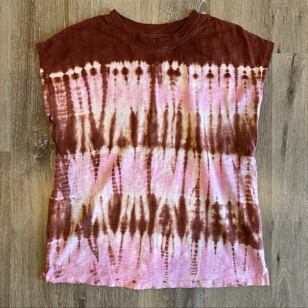 Universal Thread Brown and Pink Tie-Dye Short Sleeve Tee